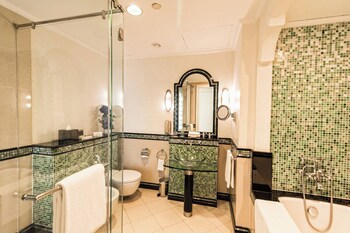 Al Habtoor Grand Resort, Autograph Collection