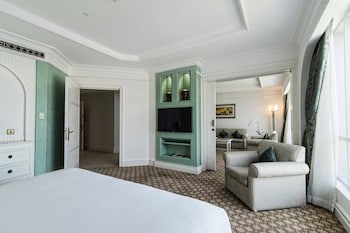 Al Habtoor Grand Resort, Autograph Collection