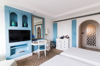 Al Habtoor Grand Resort, Autograph Collection