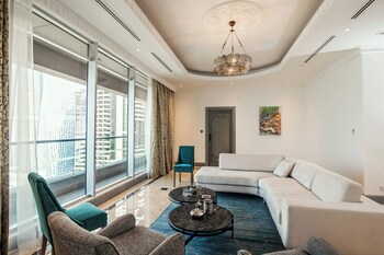 Al Habtoor Grand Resort, Autograph Collection