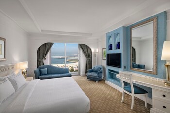 Al Habtoor Grand Resort, Autograph Collection