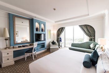 Al Habtoor Grand Resort, Autograph Collection