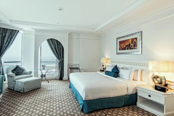 Al Habtoor Grand Resort, Autograph Collection