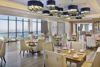 Al Habtoor Grand Resort, Autograph Collection
