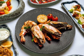 Al Habtoor Grand Resort, Autograph Collection