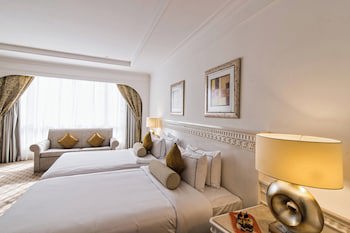 Al Habtoor Grand Resort, Autograph Collection