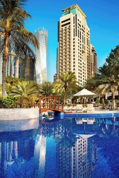 Al Habtoor Grand Resort, Autograph Collection