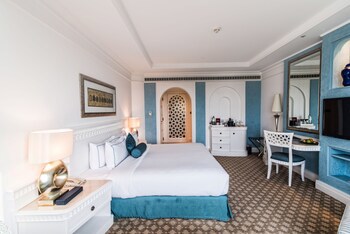 Al Habtoor Grand Resort, Autograph Collection
