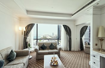 Al Habtoor Grand Resort, Autograph Collection
