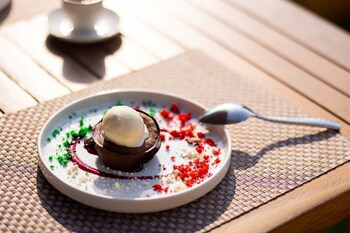 Al Habtoor Grand Resort, Autograph Collection