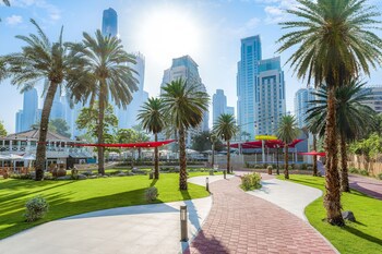 Al Habtoor Grand Resort, Autograph Collection