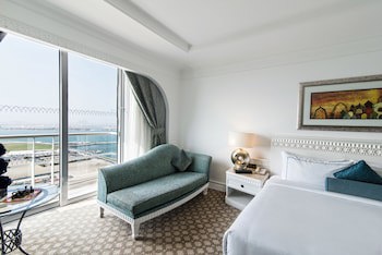 Al Habtoor Grand Resort, Autograph Collection