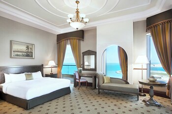 Al Habtoor Grand Resort, Autograph Collection