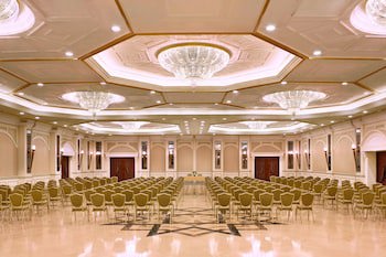 Al Habtoor Grand Resort, Autograph Collection