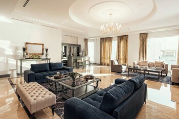Al Habtoor Grand Resort, Autograph Collection