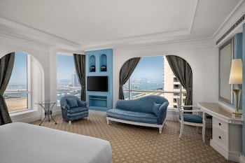 Al Habtoor Grand Resort, Autograph Collection