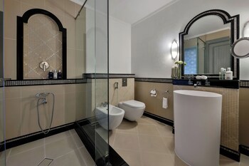 Al Habtoor Grand Resort, Autograph Collection