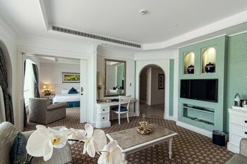 Al Habtoor Grand Resort, Autograph Collection