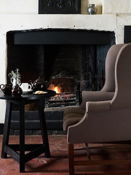 The Olde Bell, Bw Signature Collection