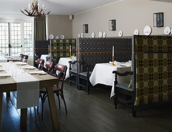The Olde Bell, Bw Signature Collection