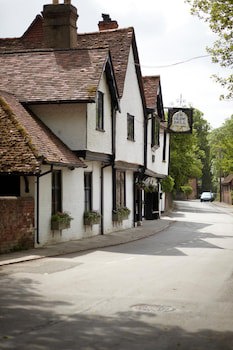 The Olde Bell, Bw Signature Collection
