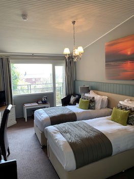 Potters Heron Hotel