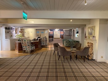 Potters Heron Hotel