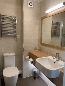 Potters Heron Hotel