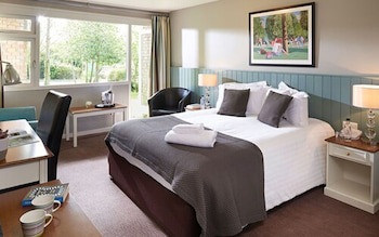 Potters Heron Hotel