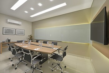 Deville Business Maringa