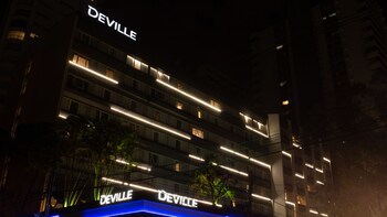 Deville Business Maringa