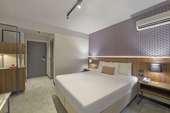 Deville Business Maringa