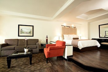 Tikal Futura Hotel & Convention Center