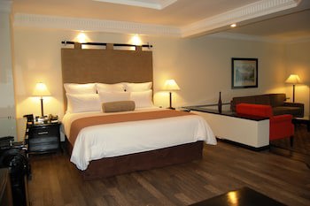 Tikal Futura Hotel & Convention Center