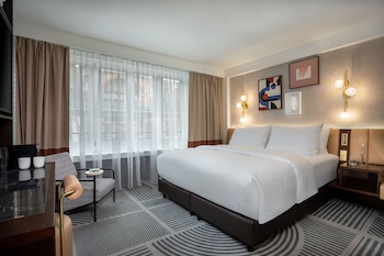 Neues Schloss Privat Hotel Zurich, Autograph Collection