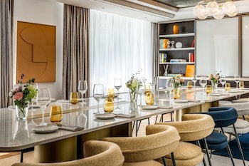 Neues Schloss Privat Hotel Zurich, Autograph Collection