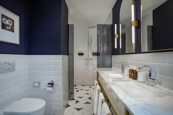 Neues Schloss Privat Hotel Zurich, Autograph Collection