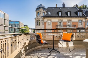 Neues Schloss Privat Hotel Zurich, Autograph Collection