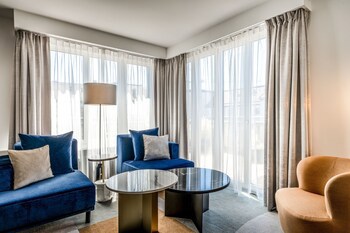 Neues Schloss Privat Hotel Zurich, Autograph Collection