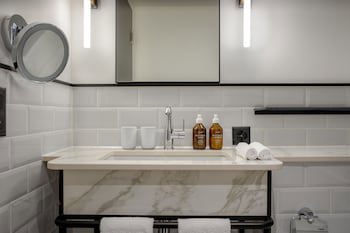 Neues Schloss Privat Hotel Zurich, Autograph Collection