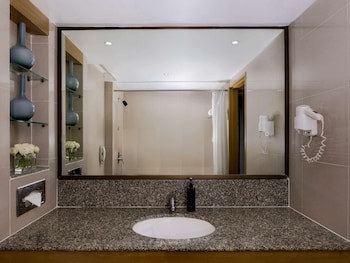 Grand Mercure Bangkok Atrium
