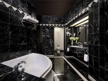 Grand Mercure Bangkok Atrium