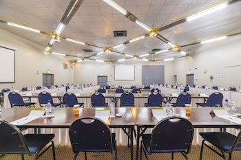 Holiday Inn Bulawayo, An Ihg Hotel