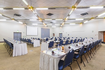 Holiday Inn Bulawayo, An Ihg Hotel