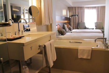 Century Park Hotel