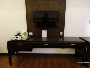 Century Park Hotel