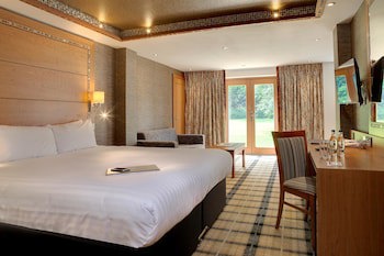 Best Western Plus Grim's Dyke Hotel