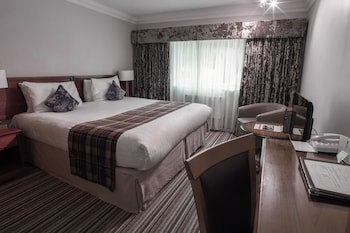 Best Western Plus Grim's Dyke Hotel