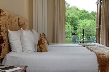 Best Western Plus Grim's Dyke Hotel
