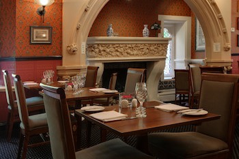 Best Western Plus Grim's Dyke Hotel